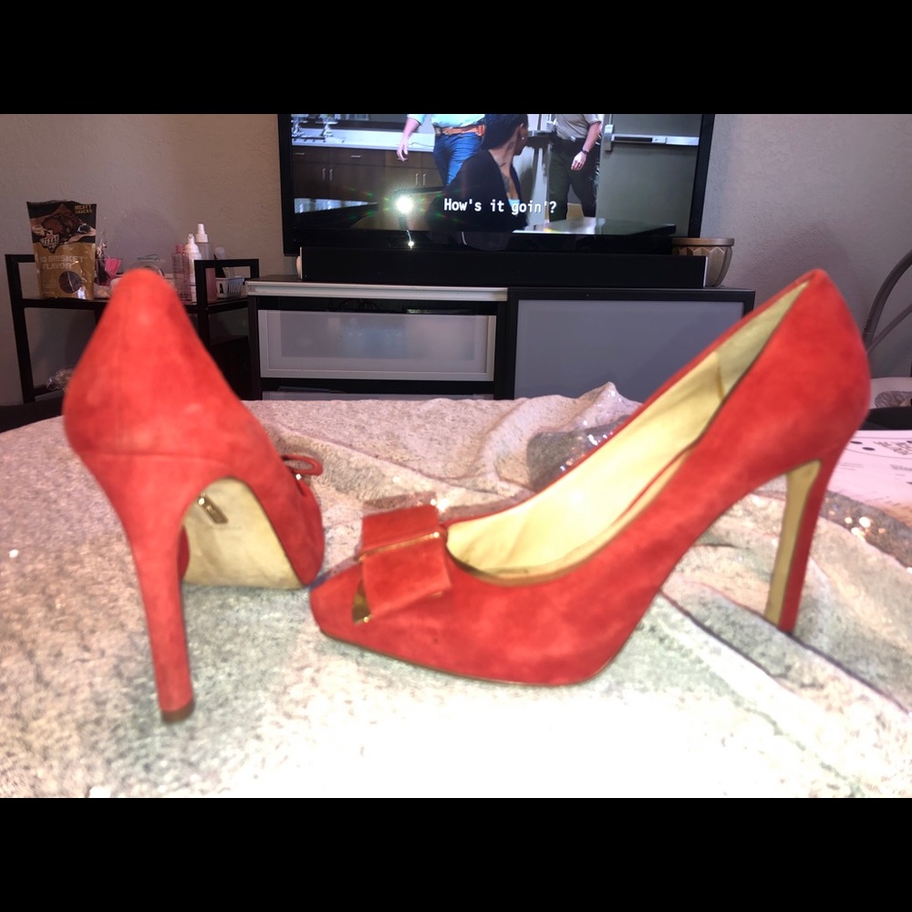Red suede heels - Picture 2 of 4
